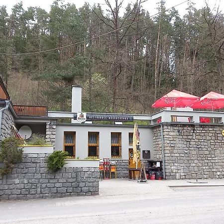 Lesni Restaurace Harrachovka Hotel Tábor Kültér fotó